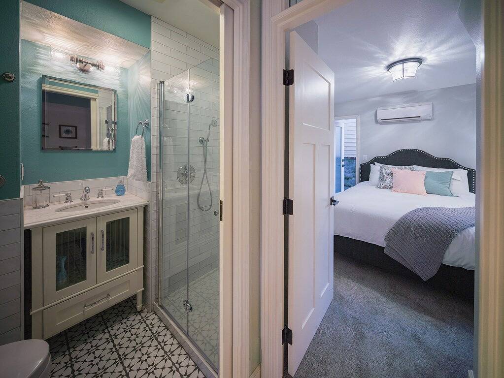 Overlook Cottage, Upscale w/ Off-Street Parking! in Portland, Multnomah County