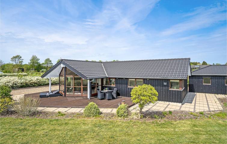 Ferienhaus für 6 Personen, mit Terrasse und Sauna sowie Garten und Whirlpool - 1