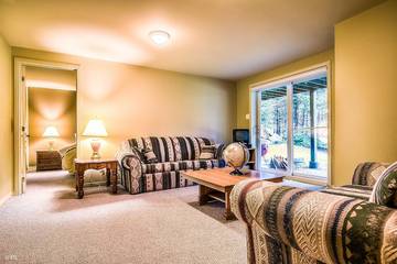 Villa for 10 People in Mont-Tremblant, Quebec, Photo 1