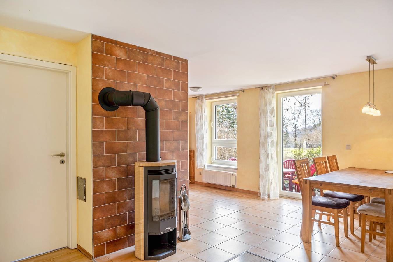 Ganze Wohnung, Ferienwohnung 'Fewo 2 Bis 6 Personen' mit privater Terrasse, privatem Garten und Wlan in Kranichfeld, Weimarer Land