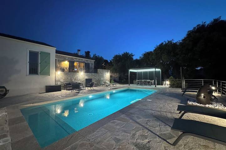 Villa pour 7 personnes, avec jacuzzi et jardin - 1