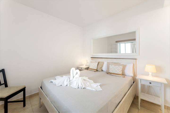 Apartamento entero, Home2Book Terrace & Pool Retreat, Costa Teguise in Playa Bastián, Teguise