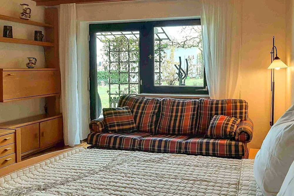 Ganze Wohnung, Gemütliche Ferienwohnung mit Garten und Terrasse im ruhigen Wohngebiet in Ruhstorf an der Rott, Ostbayern