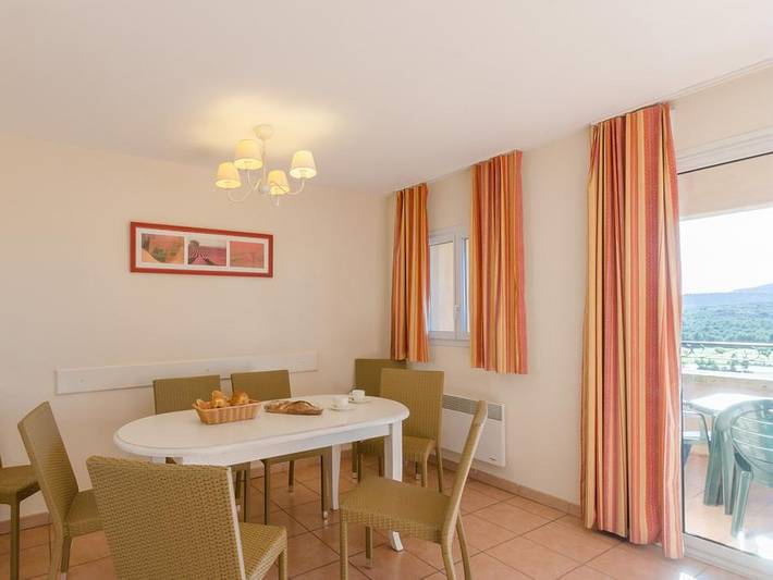 Location de vacances pour 4 personnes, avec bassin pour enfant dans Golf de Pont Royal - 3