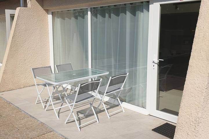 Gîte pour 4 personnes, avec Jacuzzi ainsi que Terrasse et Jardin dans Bersée