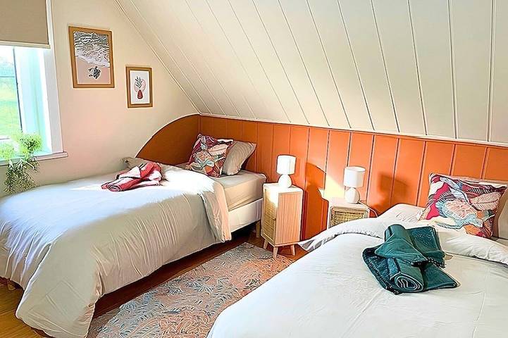 Family villa sleeps 8 / heated pool / dogs allowed / 10' from Pairi Daiza in Hennegau