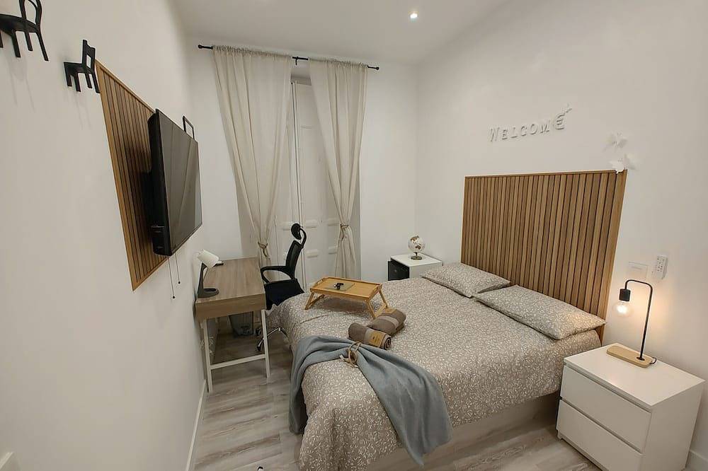 Los Ángeles: room with comfort and shared areas Gran Vía-Madrid in Centro (Madrid), Madrid