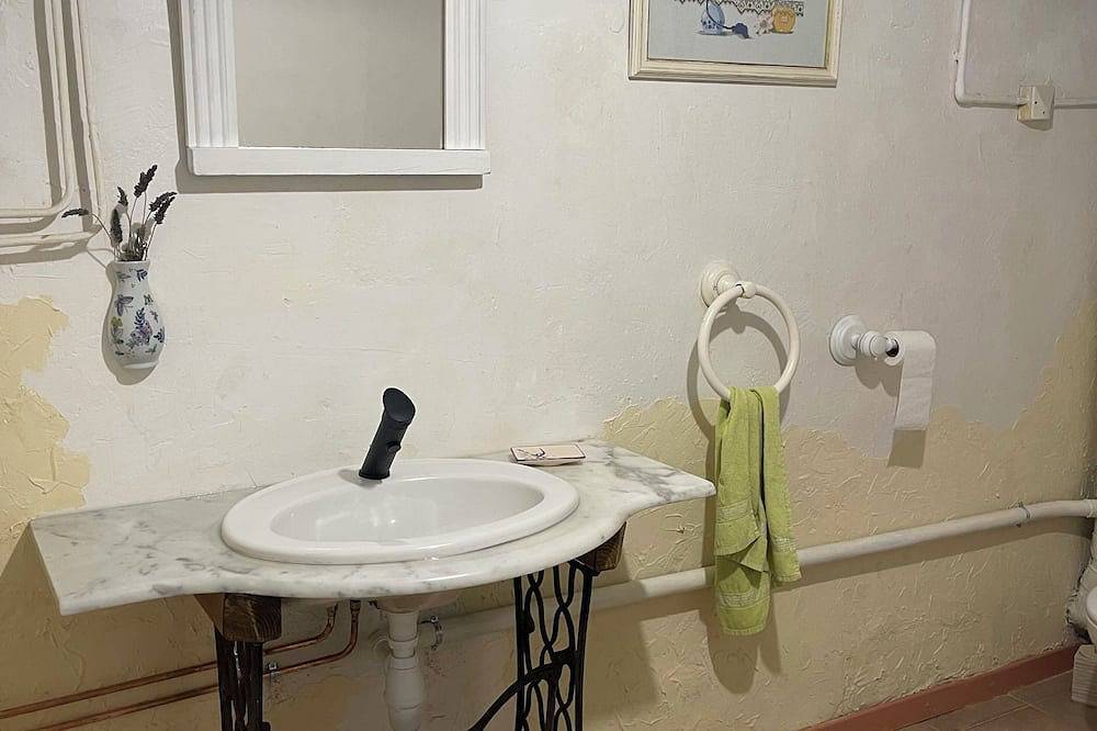Appartement entier, Gite \" Montagne d'Alaric A \" in Moux, Région de Carcassonne