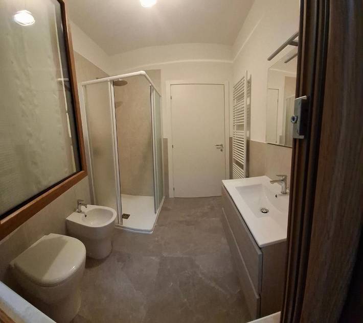 Location de vacances pour 3 personnes, avec terrasse ainsi que vue et jardin, animaux acceptés à Zogno - 4