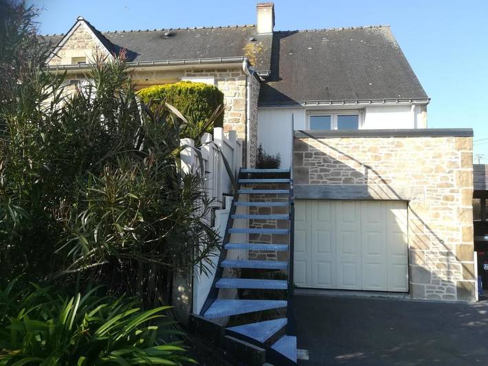 Gîte pour 4 personnes, avec vue et jardin, adapté aux familles à Caudan - 2