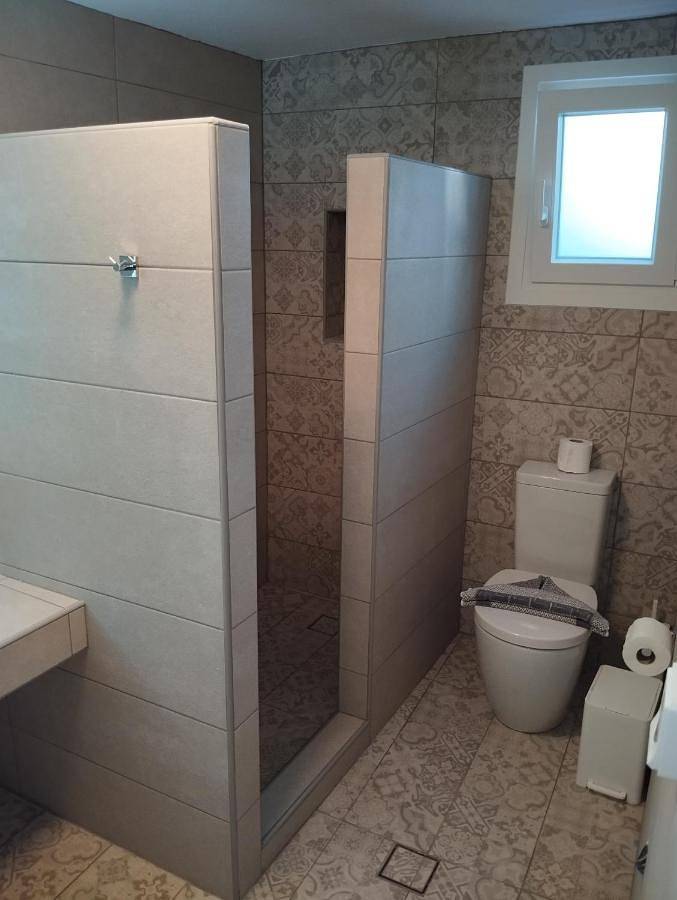 Location de vacances pour 2 personnes, avec vue ainsi que jardin et terrasse dans Apollonia - 4