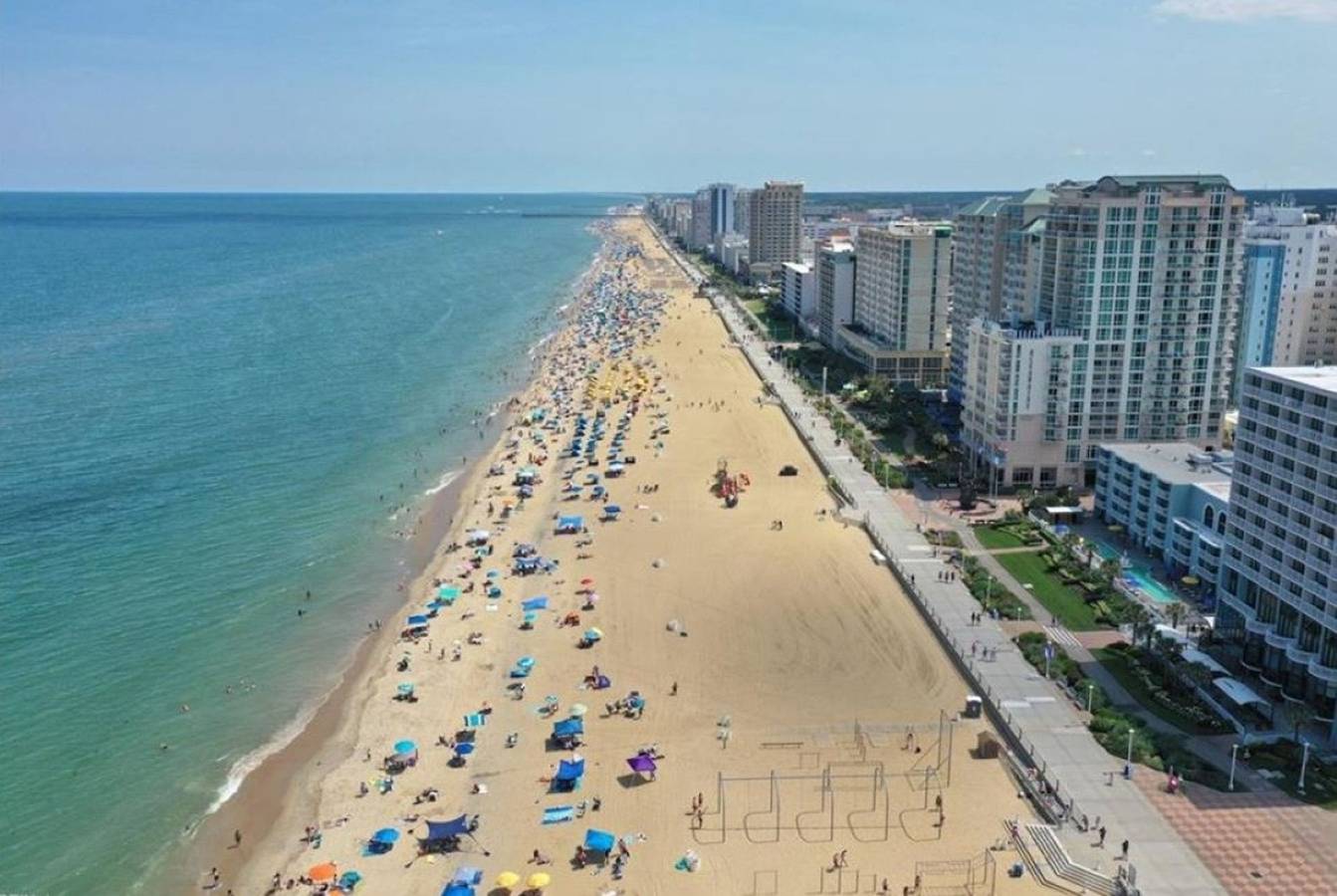 Apartamento entero, Beachfront Condo / Pool / Surfing / Fishing / Ew 1002 in Virginia Beach