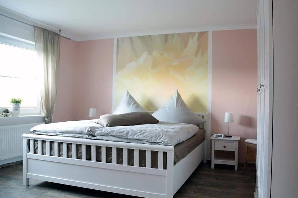 Ganze Wohnung, Ferienwohnung Thull - 4-Bett-Ferienwohnung mit Dusche und Bad/Wc in Oberstadtfeld, Vulkaneifel