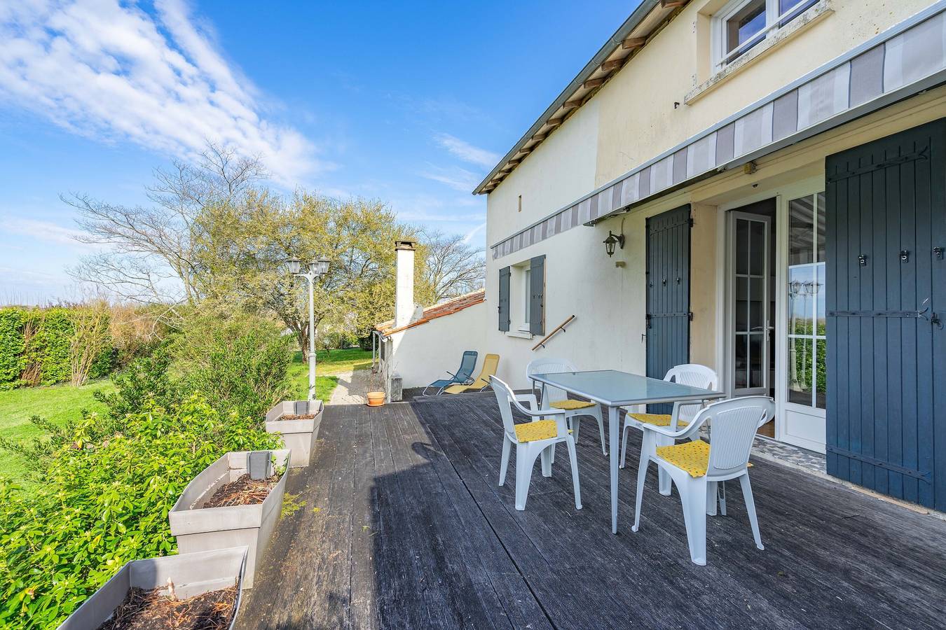 Ferienhaus 'Rénovée - Le 36' mit privater Terrasse, privatem Garten und Wlan in Jonzac, Jonzac und Umgebung