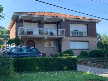 Gîte pour 8 personnes, avec vue ainsi que balcon et jardin à Limpias