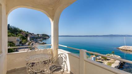 Ferienwohnung für 3 Personen, mit Terrasse und Ausblick in Split-Dalmatien