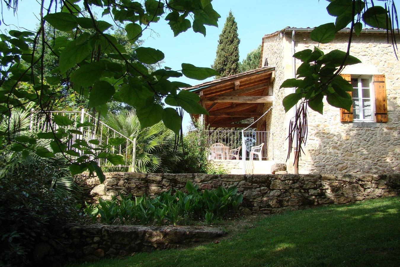 Gîte la sarpette, isolé en pleine nature in Sainte-Radegonde, Région de Libourne