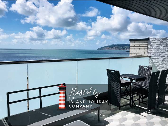 Holiday home for 10 people, with balcony on the Isle of Wight