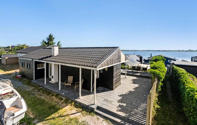 Feriehus for 6 personer, med terrasse og have, husdyr tilladt - 1