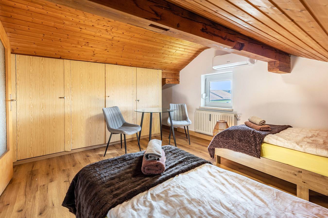 Attic apartment with air conditioning, in Freilassing in Freilassing, Rupertiwinkel