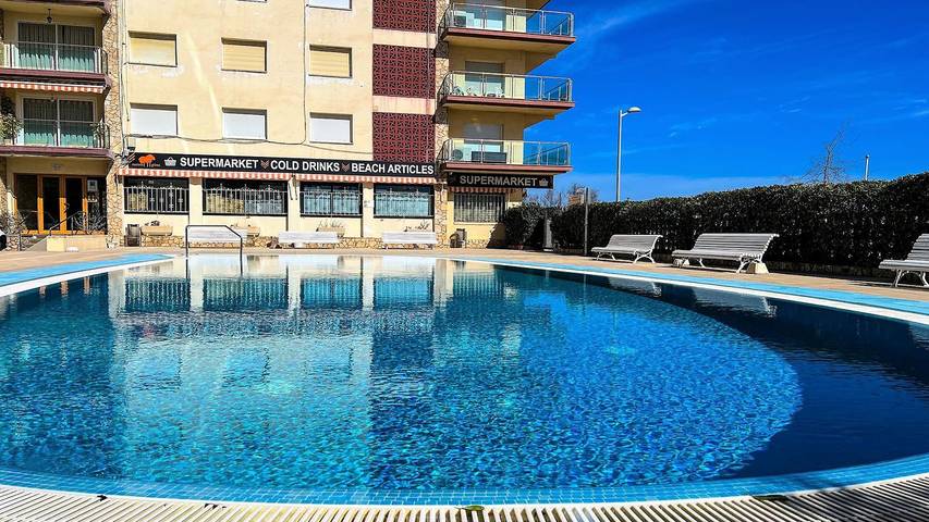 Ferienwohnung für 4 Personen, mit Pool und Balkon, mit Haustier in Santa Susanna