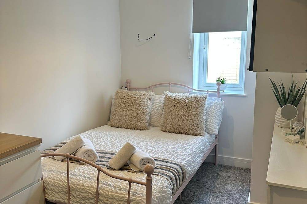 Luxurious Central 5 Double Bedroom Home | 3 Floors in Cardiff, Cardiff region