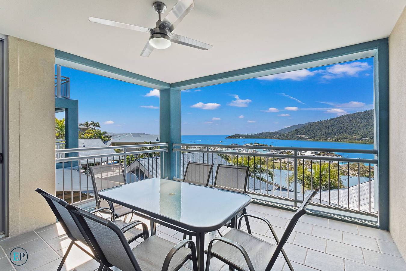 Entire apartment, Whitsunday's, spa bath, beach, marina, infinity pool, restaurant in Airlie, Airlie Beach