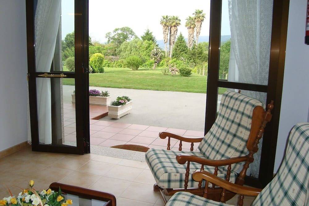 Entire apartment, Apartamento En Casa De Campo, Zona Tranquila, Con Wifi, Cerca Del Mar in Sanxenxo, Rías Baixas