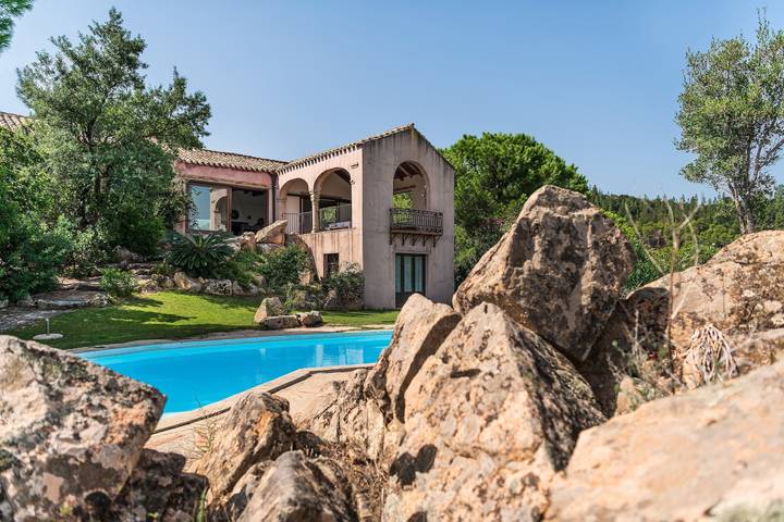 Villa per 8 persone, con Giardino in Cagliari e Dintorni