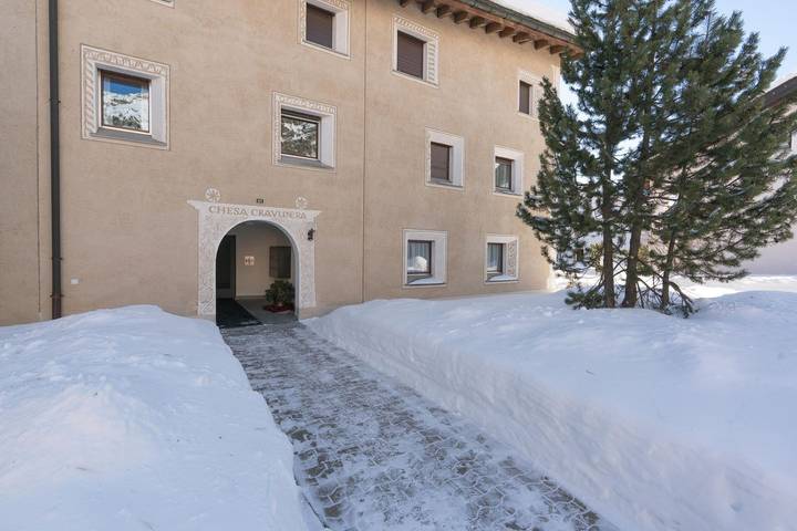 Appartement entier, Chesa Cravunera – Dachwohnung mit Galerie & Bergblick in Furtschellas, Segl