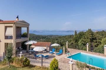 Ferienwohnung für 12 Personen, mit Balkon auf Korfu