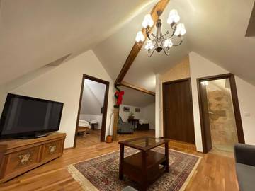 Gîte pour 4 personnes, avec sauna ainsi que terrasse et jardin à Sinaia
