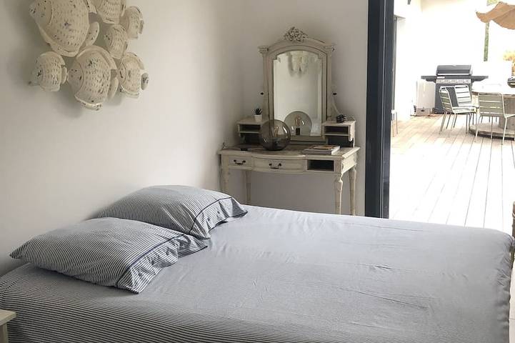 Corse Sud , Villa 14 p, piscine, plage à 300m in Sainte-Lucie de Porto-Vecchio, Zonza