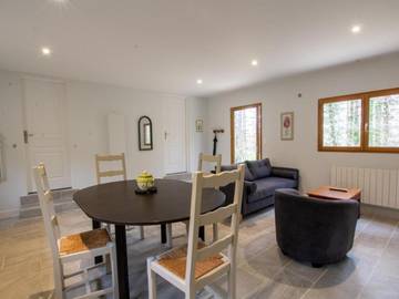 Gîte pour 2 personnes, avec jardin ainsi que terrasse et piscine à Saint-Pompont