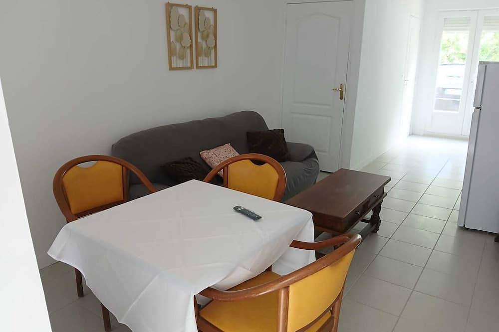 Appartement entier, P2 spacieux, sans vis à vis, agréable, avec place de parking in La Ferté-Gaucher, Seine-et-Marne