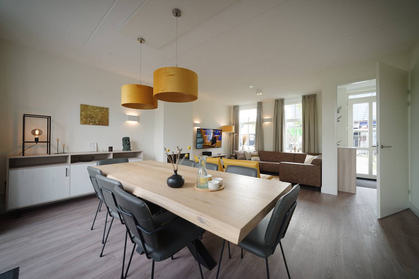 Luxury wellness house with sauna, whirlpool and spacious walk-in shower with sun shower. in Colijnsplaat, Côte de Zeeland