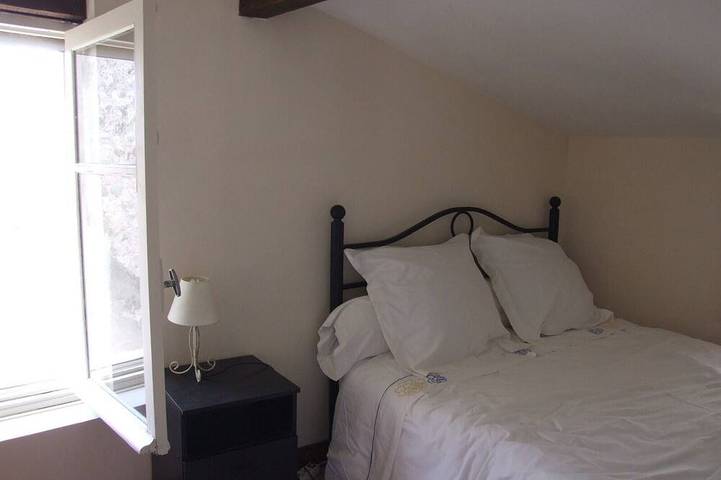 Location de vacances pour 4 personnes, avec terrasse, animaux acceptés à Quintillan - 2