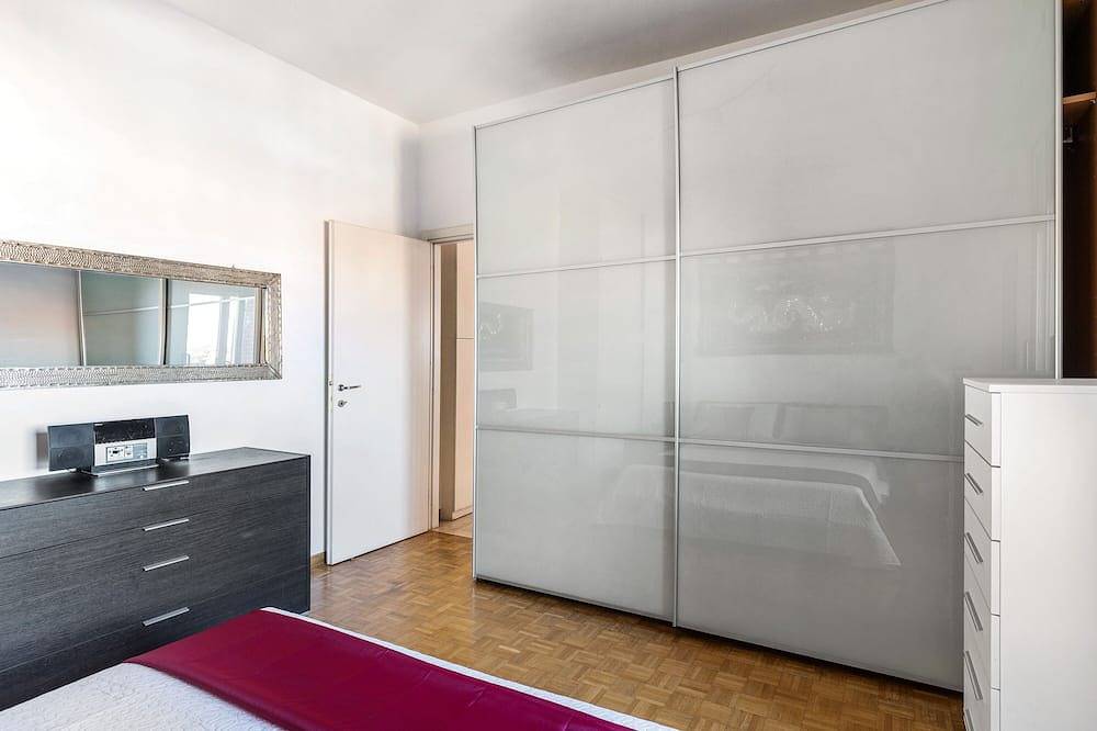 Entire apartment, 051 Living apartment within walking distance of downtown and Fs station in Bologna, Bologna Province