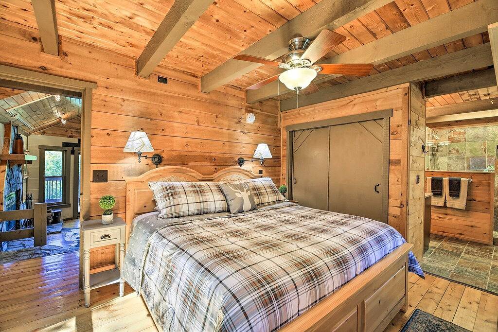 Family Cabin w/ Fire Pit, 9 Mi to Sugar Mtn Slopes in Watauga County