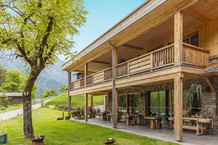 B&b per 2 persone, con Balcone e Terrazza nonché Giardino e Piscina per bambini a Ledro