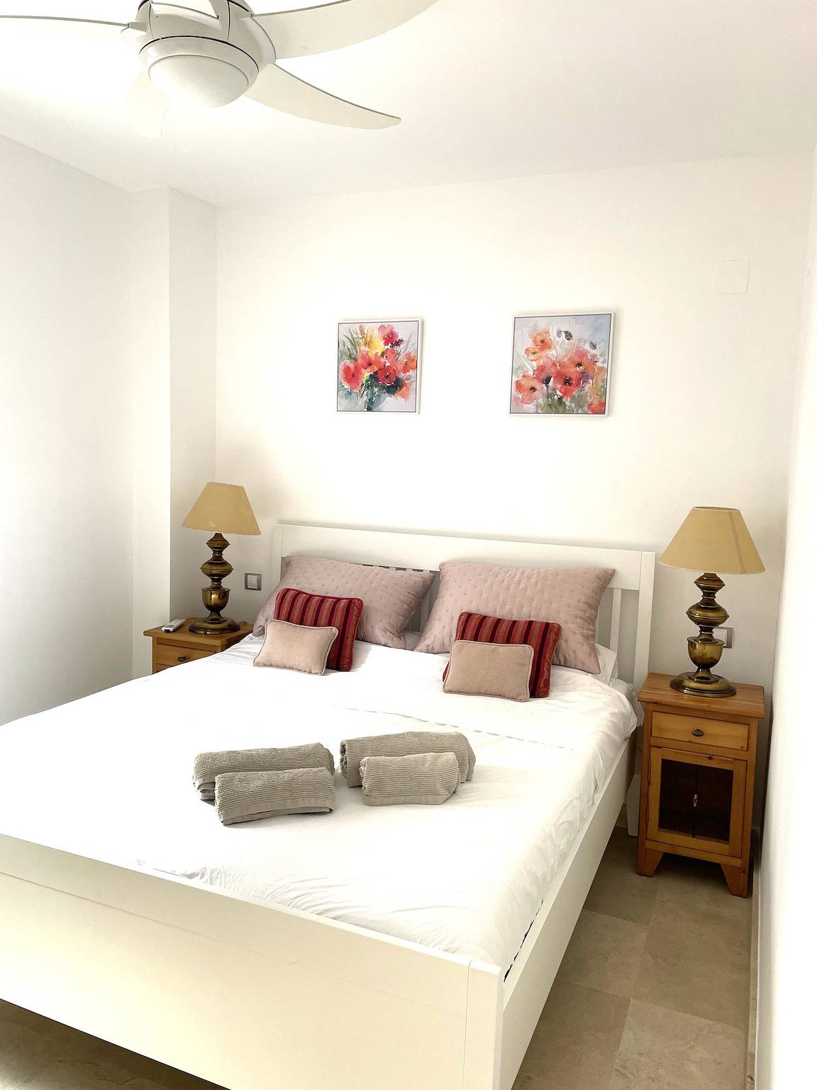 Entire apartment, Beachfront 3 Bed Apt San Luis De Sabinillas in San Luis de Sabinillas, Manilva