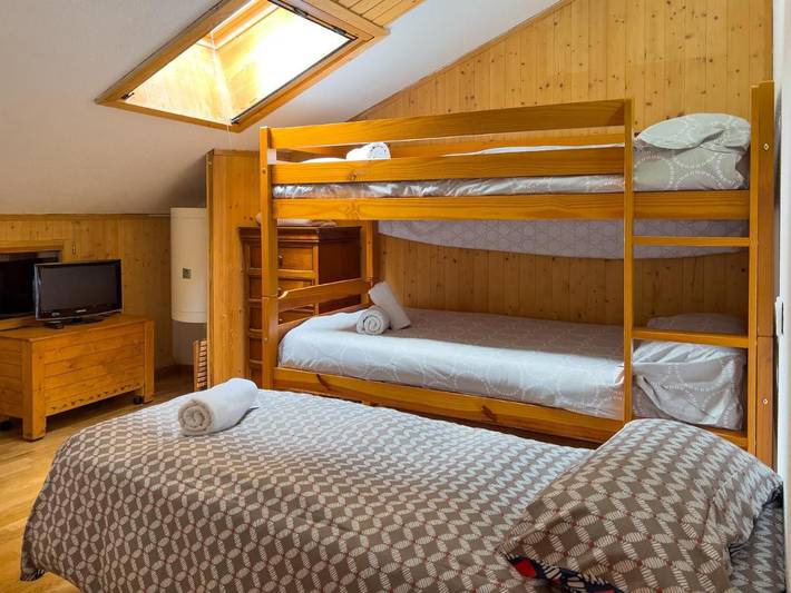 Gîte pour 5 personnes, avec vue et terrasse, animaux acceptés à Sainte-Léocadie - 3