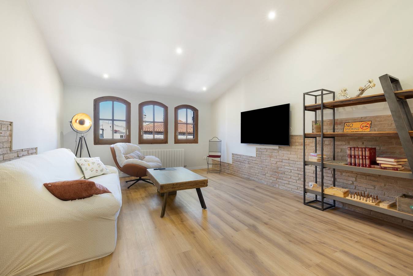 Geheel appartement, Loft La Conca – industrieel design, charmante en comfortabele landelijke ontsnapping in L'Espluga de Francolí, Tarragona Provincie