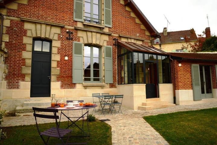 Maison d’hôte pour 2 personnes, avec Terrasse et Jardin à Mont-l'Évêque