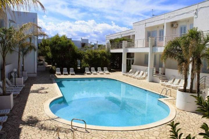 Ferienwohnung für 8 Personen, mit Balkon und Garten sowie Pool - 1