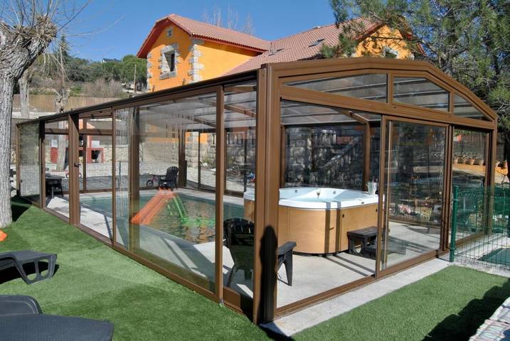 Casa de vacaciones para 18 personas, con jardín además de piscina y jacuzzi en Provincia de Madrid - 2