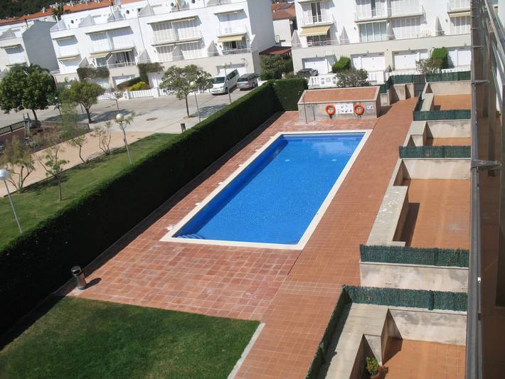 Apartamento entero, Apartamentos Miami Ii 307 con vistas a la montaña, piscina, Wi-Fi y jardín in L' Estartit, Estartit