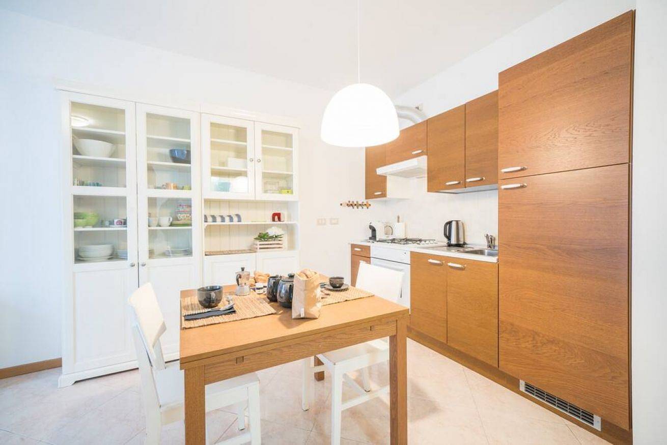 Appartement entier, Appartement de vacances pour 2 personnes in Desenzano del Garda, Montagnes autour du lac de Garde