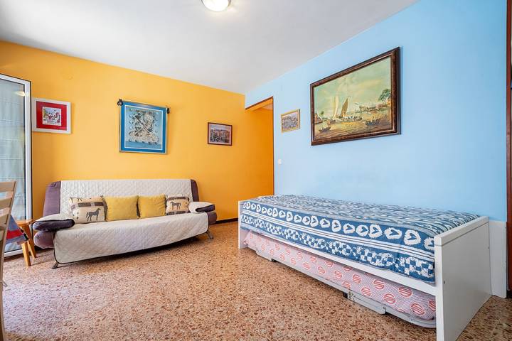 Apartamento entero, Apartamento 'Nexo' con terraza privada, balcón y Wi-Fi in Salou, Costa Dorada