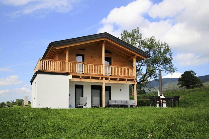 Chalet Gamsknogel mit privatem Pool und Whirlpool in Inzell, Bayerische Alpen